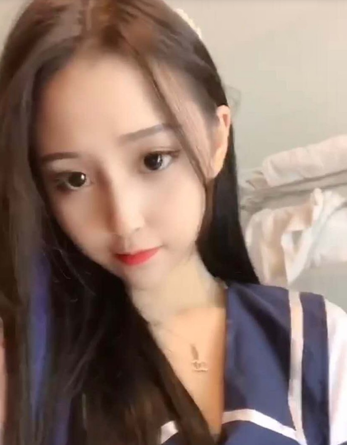 04年极品小妹 身高172软软的D罩杯，真实火爆预约，假照招雷劈。还有很多极品